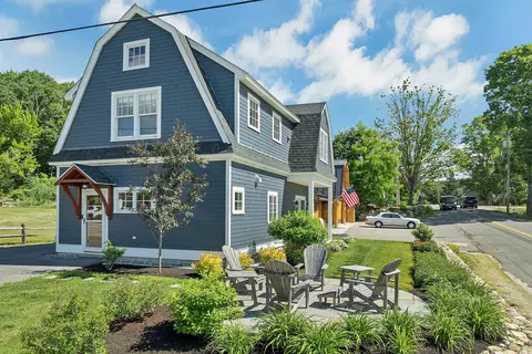 Exterior - 46 King St, Wolfeboro, NH 03894 photo 1 of 3