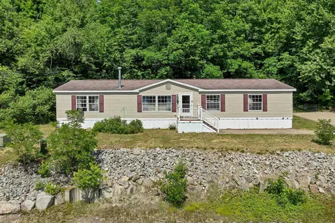 20 Lighthouse Ln, Conway, NH 03818