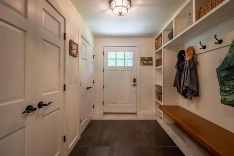 Entry Way - 7 High St, Brandon, VT 05733 photo 2 of 4