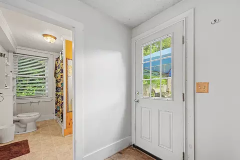 Entry Way - 893 2nd Nh Tpke, Unity, NH 03773 photo 4 of 6
