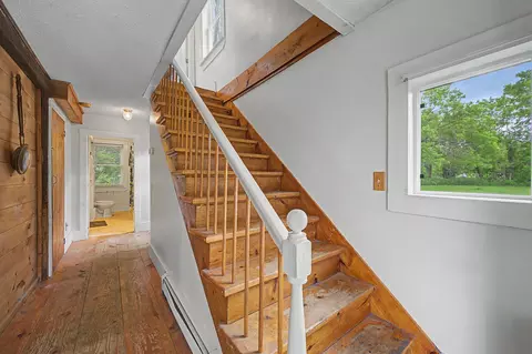 Entry Way - 893 2nd Nh Tpke, Unity, NH 03773 photo 5 of 6