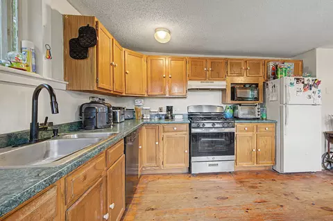 Kitchen - 893 2nd Nh Tpke, Unity, NH 03773 photo 5 of 5