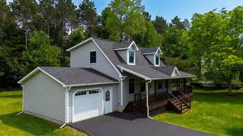 153 Sand Hill Rd, Essex Junction, VT 05452