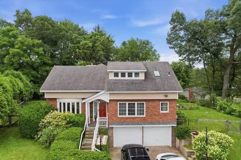 22 Redwood Ter, Essex Junction, VT 05452