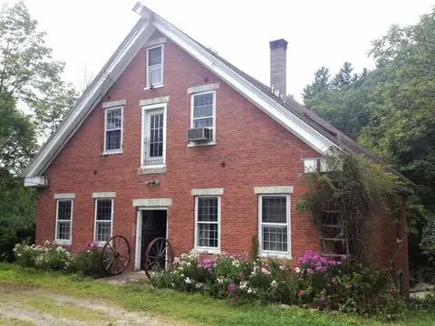 87 Mechanic St, Alstead, NH 03602