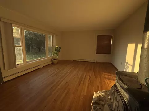 Living - 806 Maple Hill Rd, Plainfield, VT 05667 photo 2 of 4
