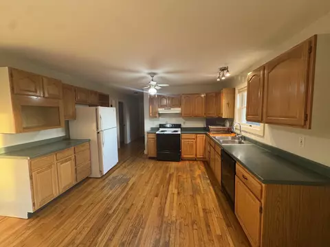 Kitchen - 806 Maple Hill Rd, Plainfield, VT 05667 photo 3 of 4