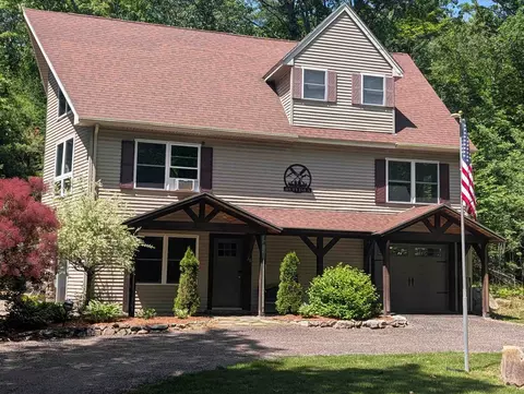 26 Berndorf Ave, Moultonborough, NH 03254