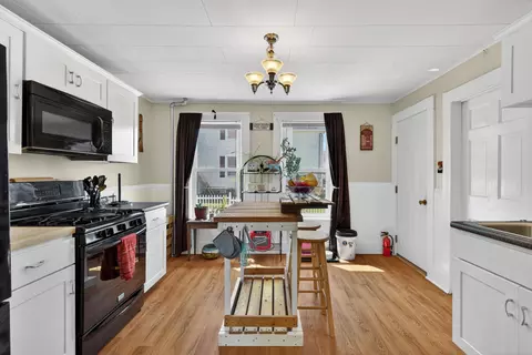 Kitchen - 9 Park St, Proctor, VT 05765 photo 3 of 5