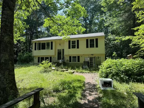 6 Saddlepath Rd, Raymond, NH 03077