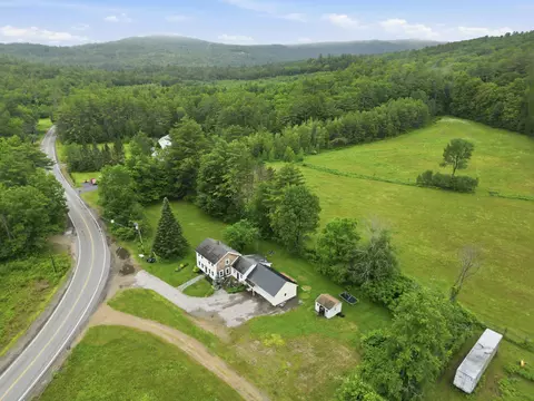 8 River Rd, Plymouth, NH 03264