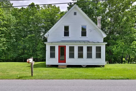 71 State Garage Rd, Rochester, VT 05767
