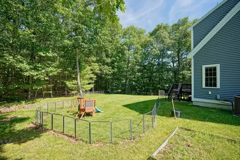 Exterior - 2 Wood Ridge Ln, Exeter, NH 03833 photo 6 of 11