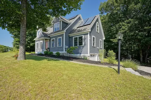 Exterior - 2 Wood Ridge Ln, Exeter, NH 03833 photo 9 of 11