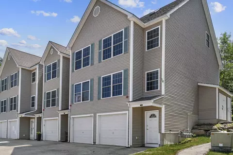 17 Tammy Ct #B, Hudson, NH 03051