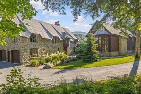 71 Sterling Ridge Rd, Stowe, VT 05672