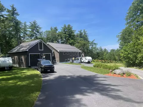 5 S Cove Rd, Wakefield, NH 03872
