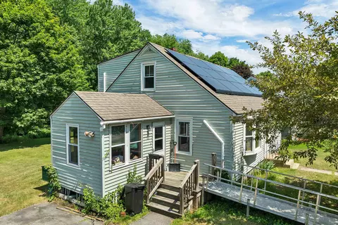 20 Maplecrest St, Newmarket, NH 03857