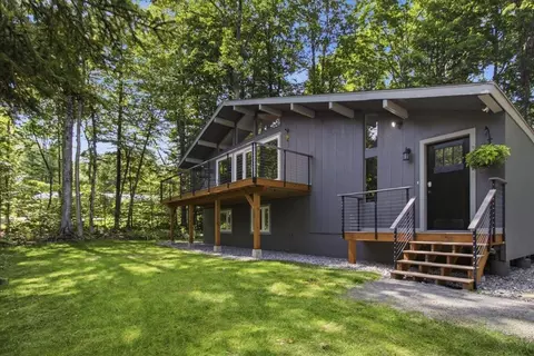 2 Corner Rock Rd, Winhall, VT 05340