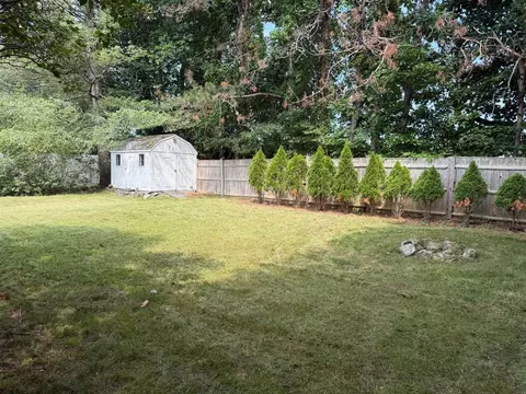 Exterior - 10 Ruth Ln, Hampton, NH 03842 photo 2 of 6
