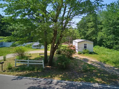 143 Salmon Falls Rd, Rochester, NH 03868