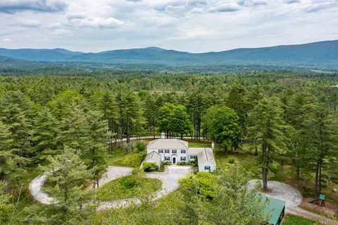 1613 West Rd, Manchester, VT 05255