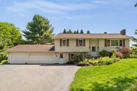 11 Birchwood Park Dr, Barre, VT 05641