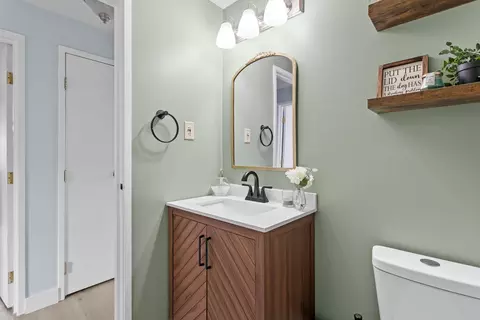 Bath - 3 Brookside Dr #10, Exeter, NH 03833 photo 2 of 2