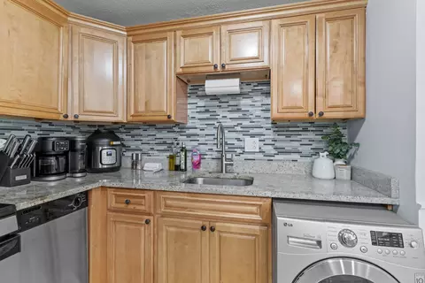 Kitchen - 3 Brookside Dr #10, Exeter, NH 03833 photo 4 of 5