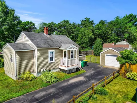28 Mcduffee St, Rochester, NH 03867