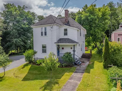 12 Governors Ter, Lancaster, NH 03584
