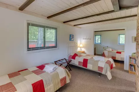 Bedroom - 79 Sugar Run Rd, Thornton, NH 03285 photo 6 of 11