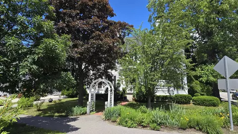 102 N State St, Concord, NH 03301