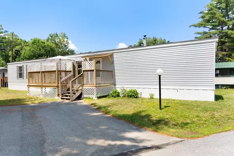 26 Cedar St, Hinsdale, NH 03451