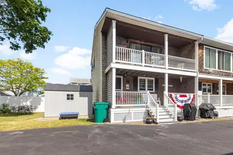 Exterior - 14 Fellows Ave #2, Hampton, NH 03842 photo 3 of 11