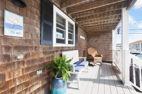 Exterior - 14 Fellows Ave #2, Hampton, NH 03842 photo 5 of 11