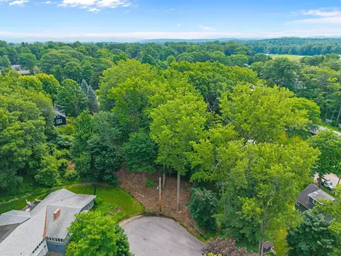 89 Chestnut Ter, Burlington, VT 05401