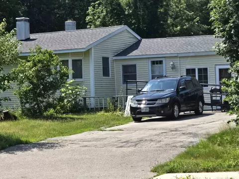 784 Portland St, Rochester, NH 03868
