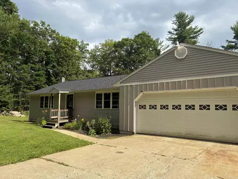 92 Old Cathedral Rd, Rindge, NH 03461