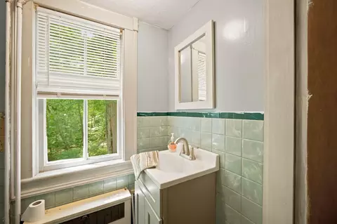 Bath - 131 Waterloo St, Warner, NH 03278 photo 1 of 4