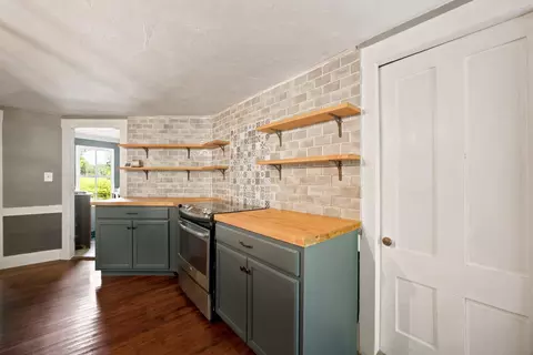 Kitchen - 131 Waterloo St, Warner, NH 03278 photo 4 of 7