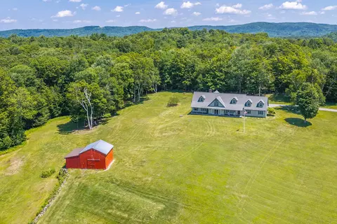 915 Peterkin Hill Rd, Woodstock, VT 05091