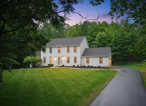 4 Hampshire Hills Dr, Bow, NH 03304