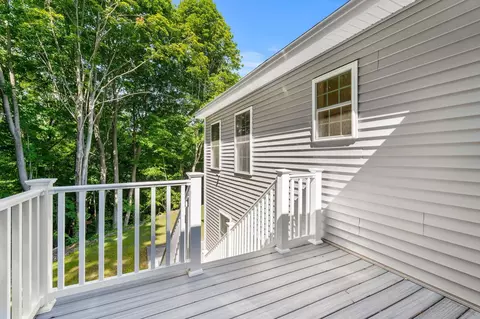 Exterior - 15 Bartlett St, Epping, NH 03042 photo 3 of 4