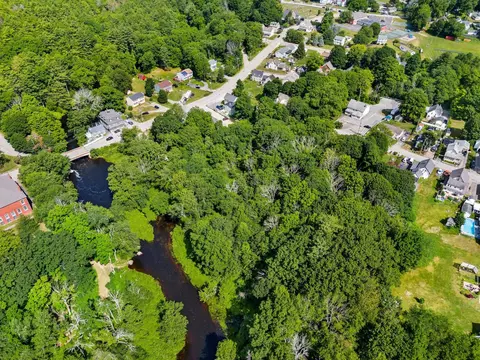 View/Area - 15 Bartlett St, Epping, NH 03042 photo 2 of 2