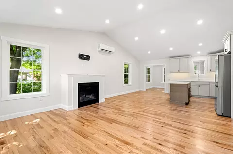 Living - 15 Bartlett St, Epping, NH 03042 photo 1 of 6