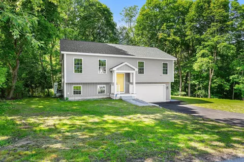 Exterior - 15 Bartlett St, Epping, NH 03042 photo 2 of 4