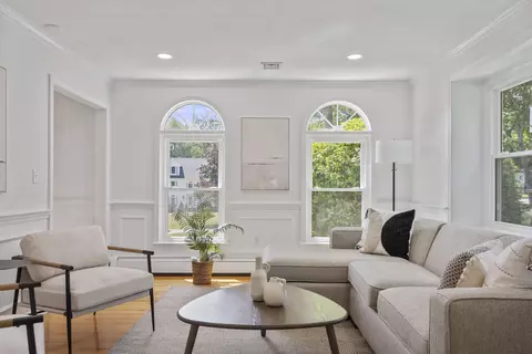 Living - 21 Bear Path, Hampton, NH 03842 photo 2 of 12