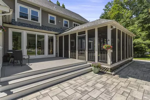 Exterior - 21 Bear Path, Hampton, NH 03842 photo 5 of 11