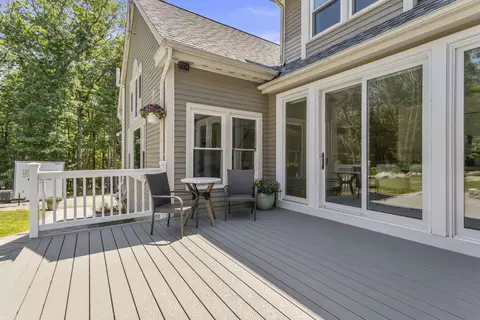 Exterior - 21 Bear Path, Hampton, NH 03842 photo 6 of 11